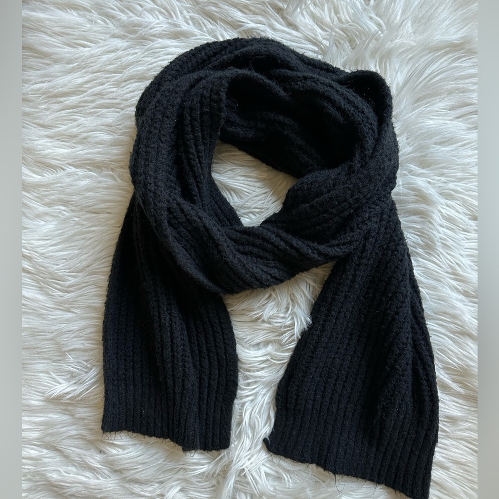 Old Navy cozy knit scarf